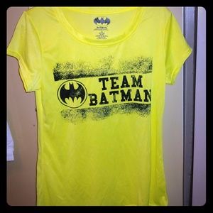 NWOT💛TEAM BATMAN🦇 T-SHIRT (juniors)